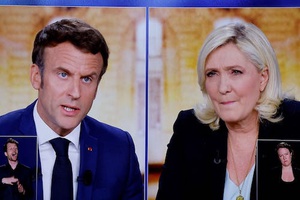 Macron et Le Pen: fonction exécutive et fonction tribunitienne