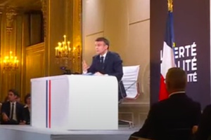 Emmanuel Macron et la jeunesse: un tournant autoritaire trop sommaire 