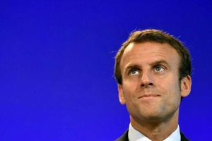 Macron entre ciel et terre