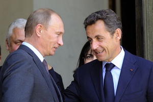 Nicolas Sarkozy à Moscou: un futur axe franco-russe?