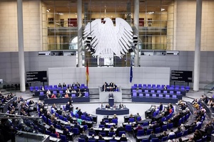 L’Allemagne décide, la France tergiverse: le blocage français dans le miroir allemand