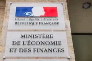 Taille du gouvernement et des cabinets: une double exception française