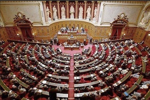 Des démocraties politique et sociale malmenées