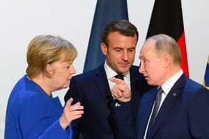 Contacts avec Poutine: le flop franco-allemand
