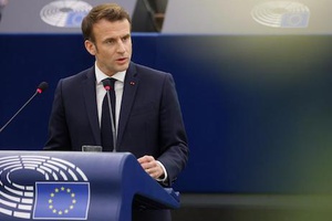 UE: la présidence française au défi des événements
